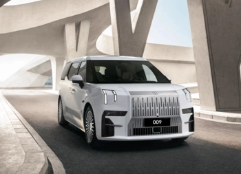GEELY ПРЕВРАЩАЕТ ПЕРВЫЙ МИНИВЭН В САМЫЙ БЕЗОПАСНЫЙ АВТОМОБИЛЬ! ОБНОВЛЕНИЕ ZEEKR 009!