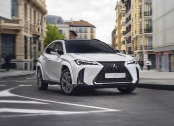 Lexus модернизировал кроссовер UX