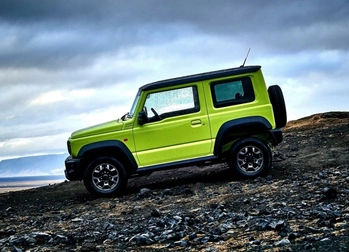 ПЕРВАЯ ИНФОРМАЦИЯ О КОМПЛЕКТАЦИЯХ КОМПАКТНОГО ВНЕДОРОЖНИКА SUZUKI JIMNY