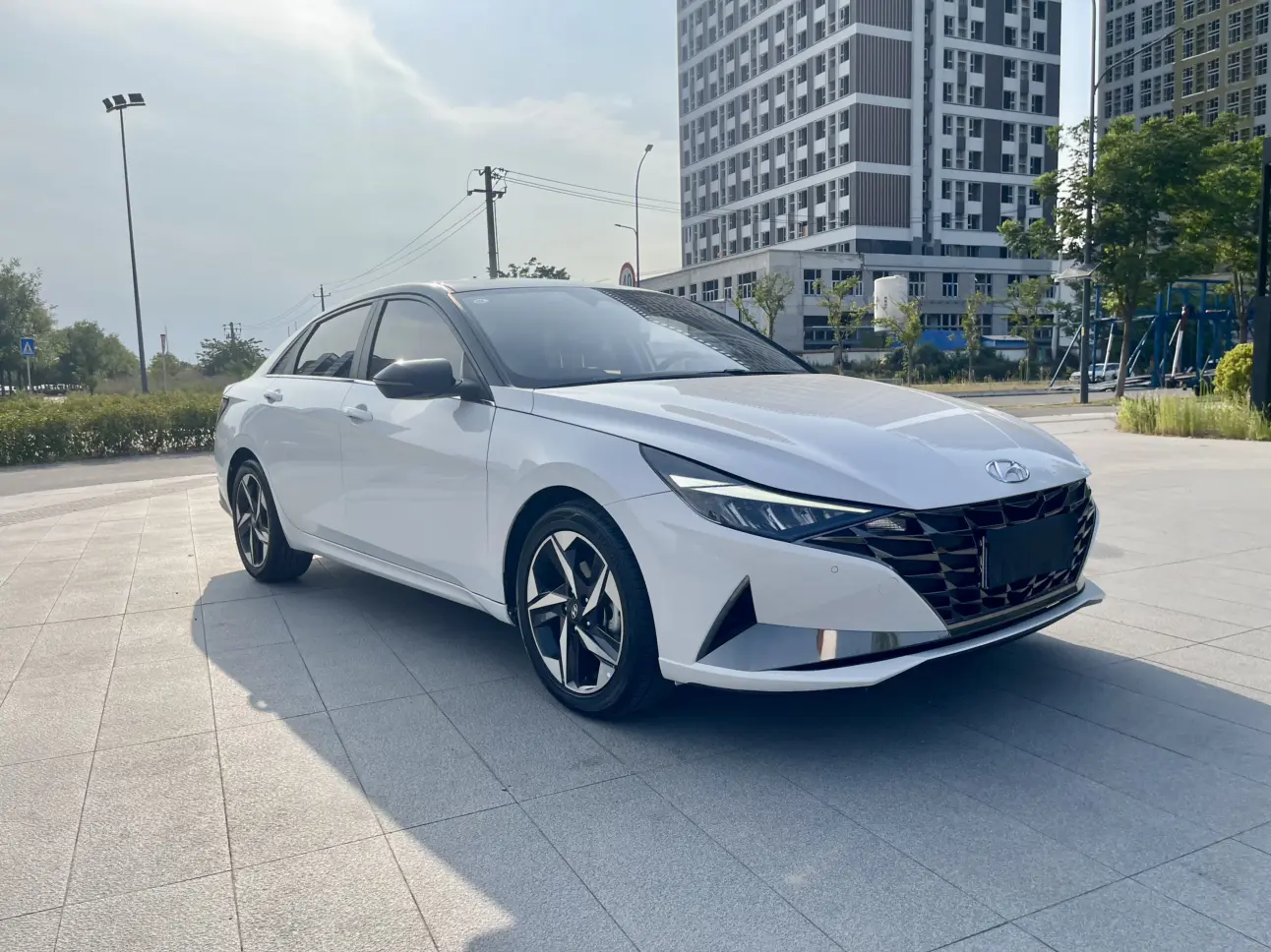 Hyundai Elantra Elantra 2021 1.5L CVT LUX Premium Edition 2022