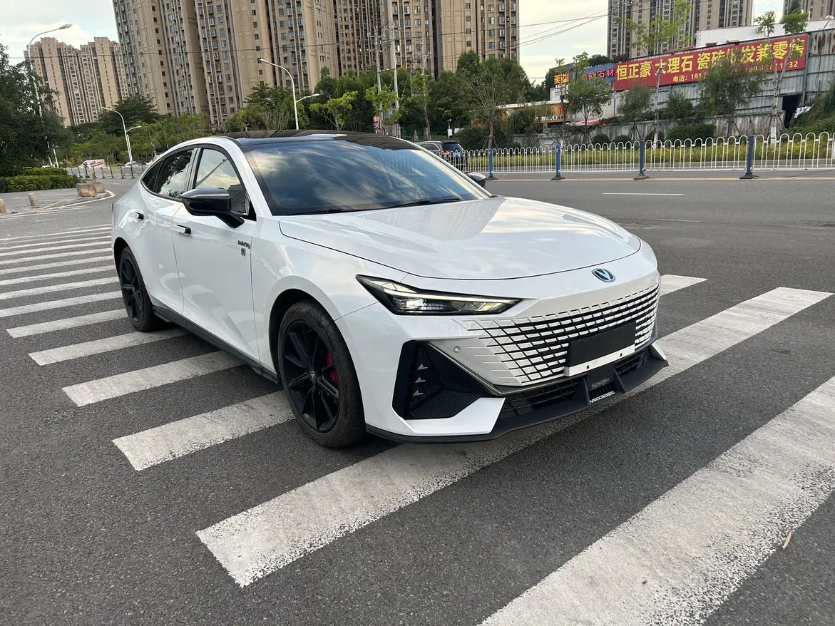 Changan UNI-V 1.5T exclusive model 2023