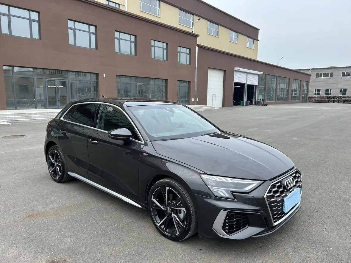 Audi A3 Sportback 35 TFSI stylish and sporty 2021