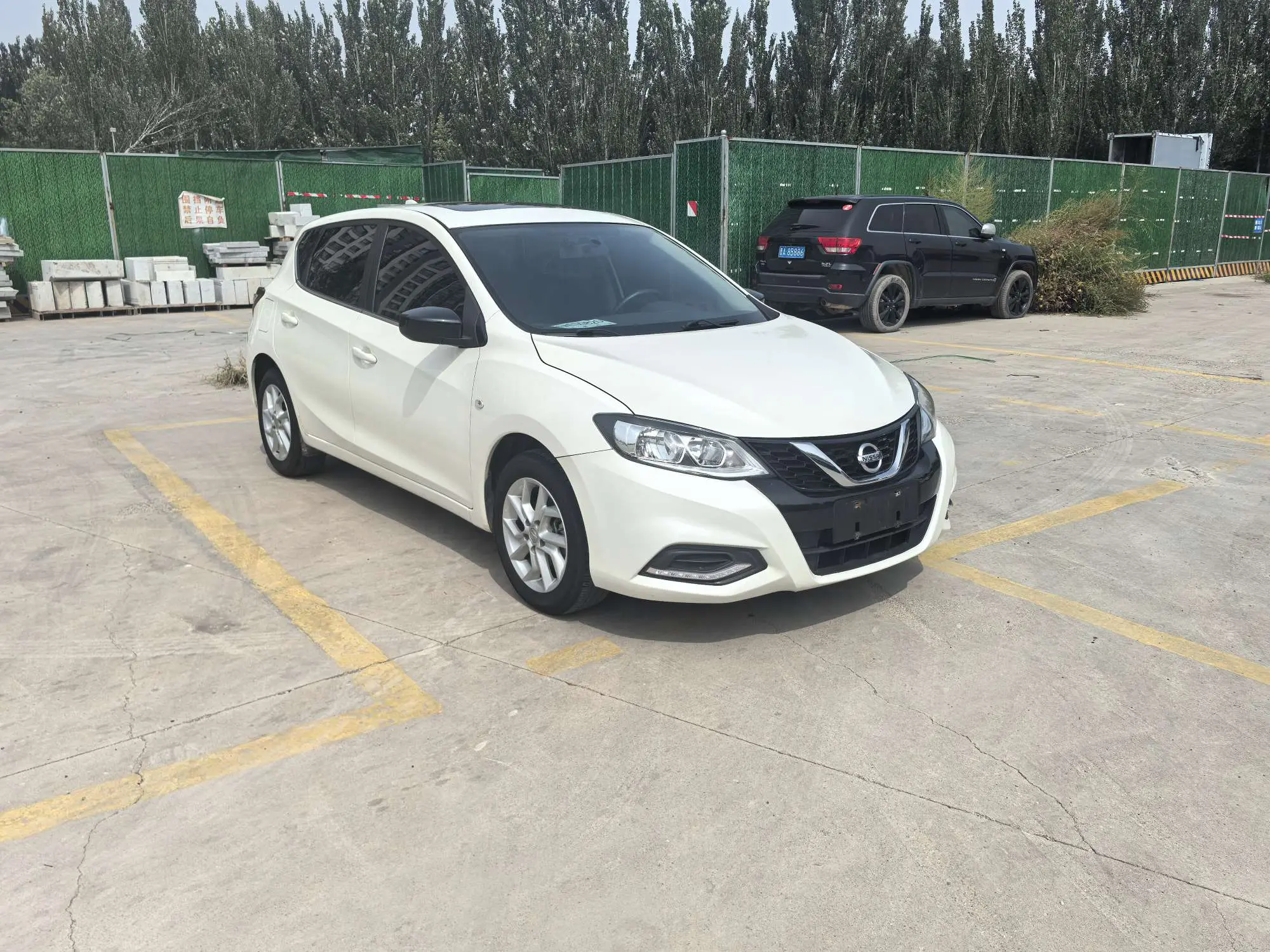 Nissan Tiida Tiida 2021 1.6L CVT Cool Edition 2022