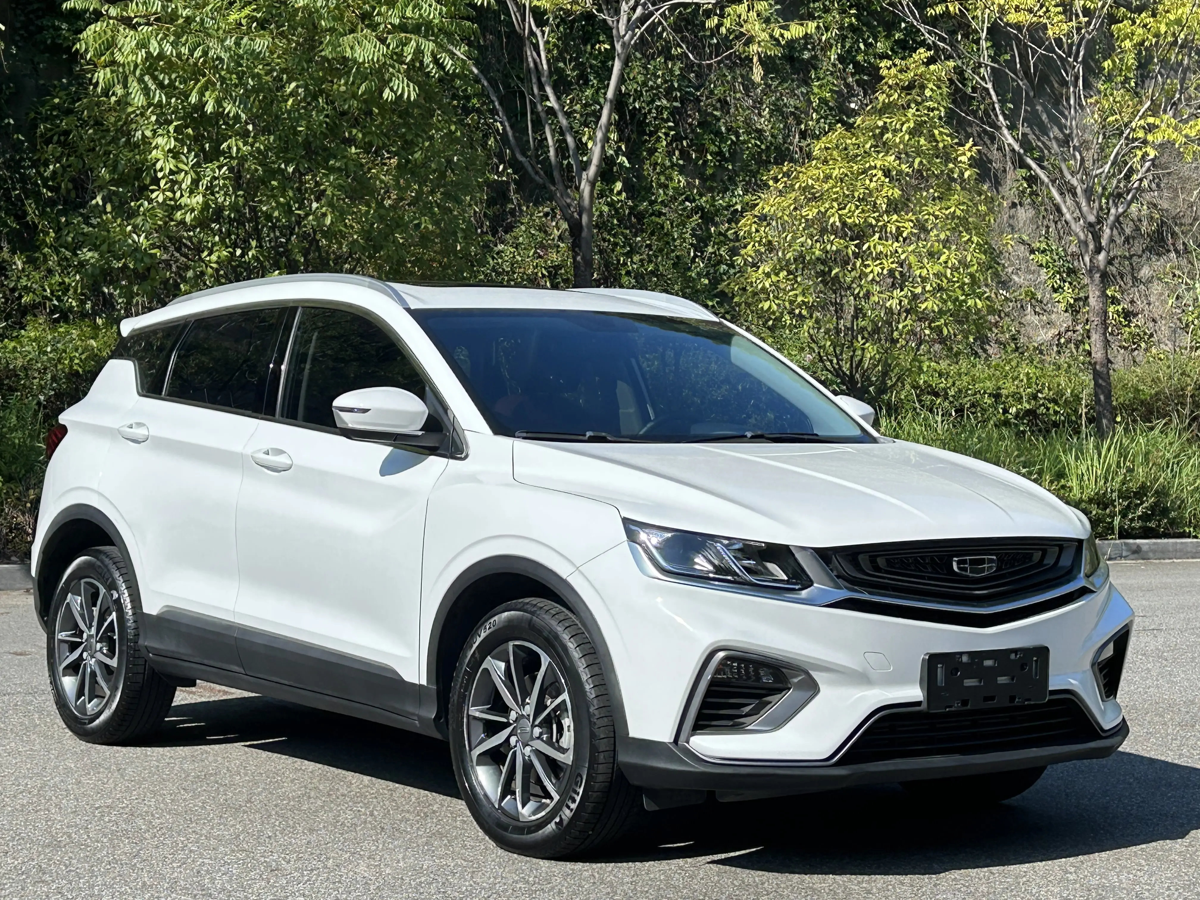 るい Купить Geely Coolray SX11 (Binyue) с пробегом из Китая — цены с