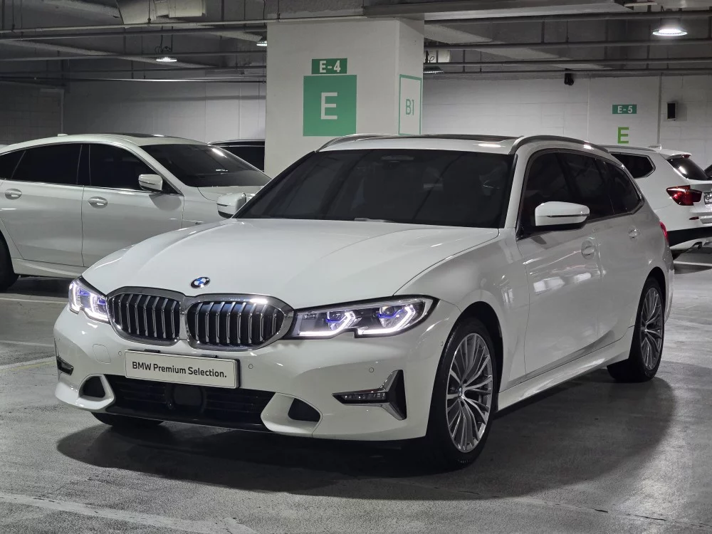 BMW 3-Series  2022