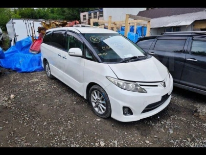 Toyota Estima 3.5 Aeras Leather package 2011