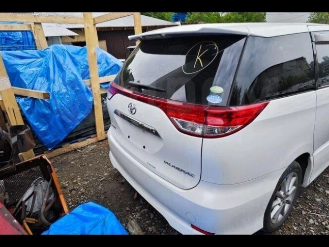 Toyota Estima 3.5 Aeras Leather package 2011