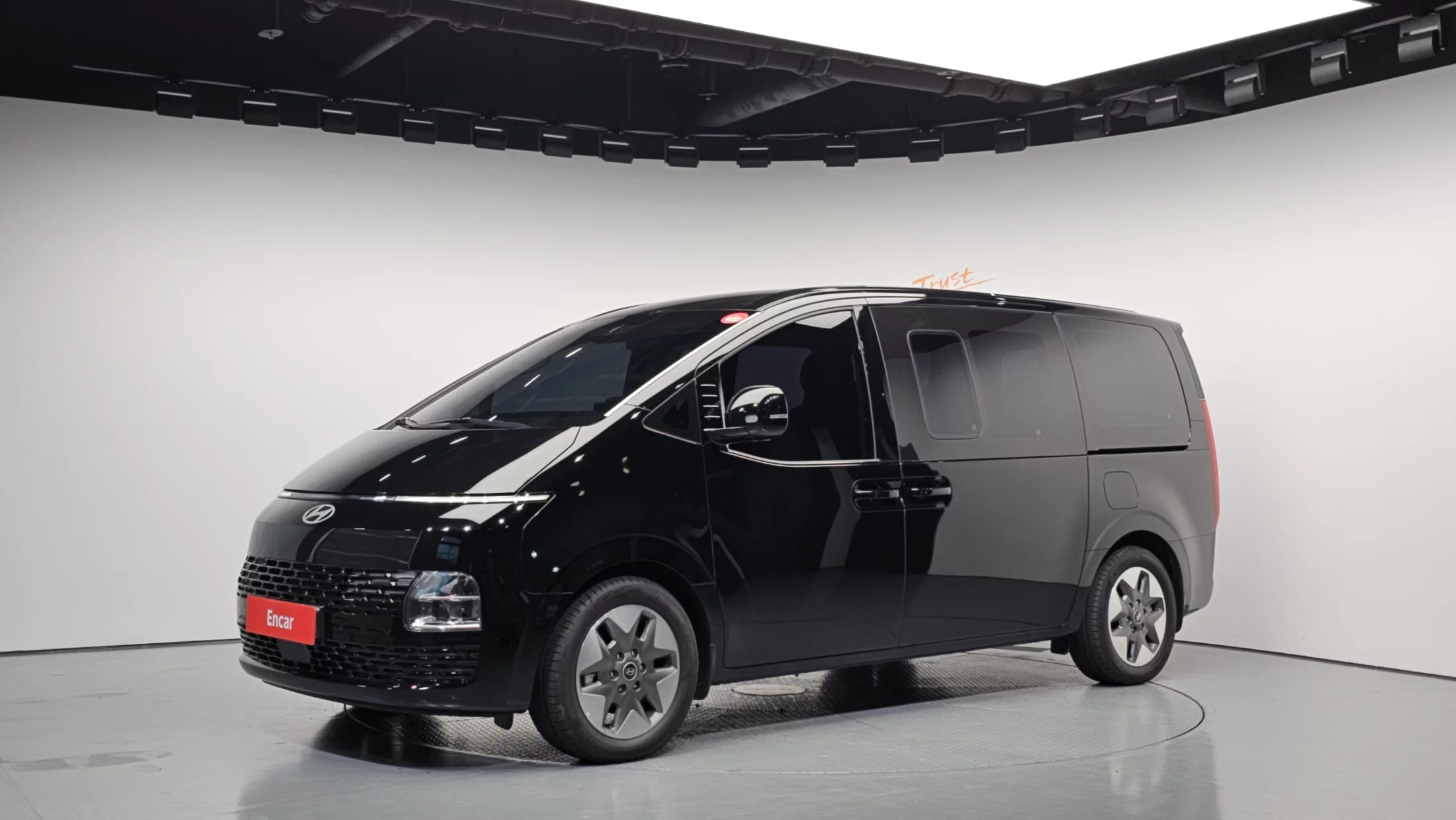 Hyundai Staria  2025