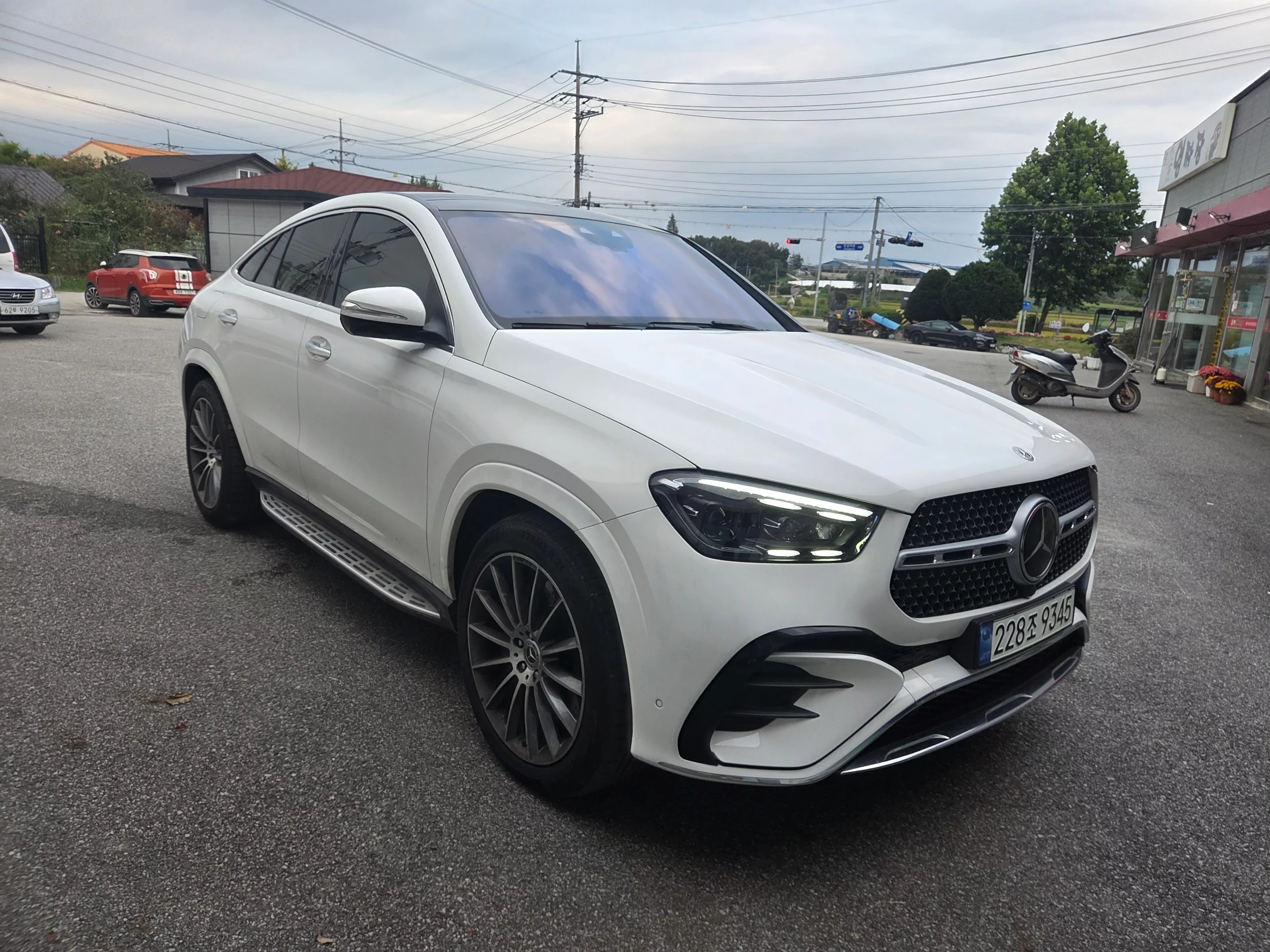 Mercedes-Benz GLE-Class  2024