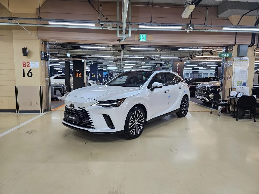 Lexus RX  2025