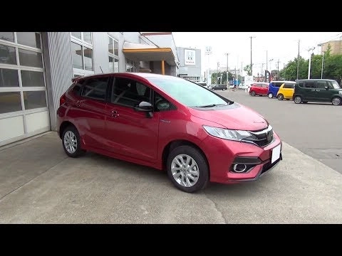 HONDA FIT 2017, Гибрид, 4WD. Обзор экстерьера и интерьера.