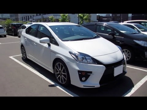 TOYOTA PRIUS 2013, PHV. Обзор экстерьера и интерьера.