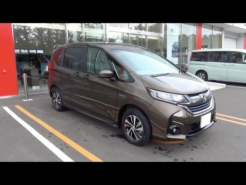 HONDA FREED 2016, Гибрид, "G Honda SENSING", 4WD. Обзор экстерьера и интерьера.