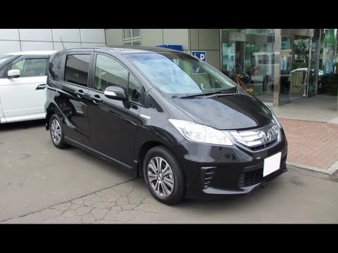 HONDA FREED 2012, Гибрид. Обзор экстерьера и интерьера.