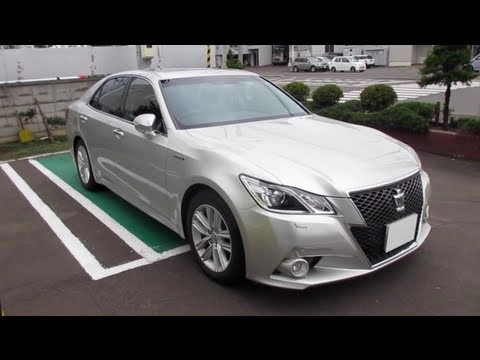 TOYOTA CROWN Athlete 2013, Гибрид. Обзор экстерьера и интерьера.