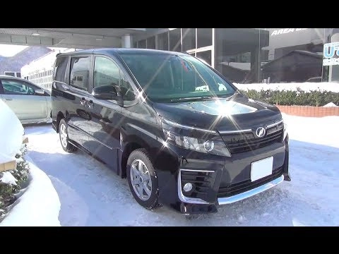 TOYOTA VOXY 2014, ZS. Обзор экстерьера и интерьера.