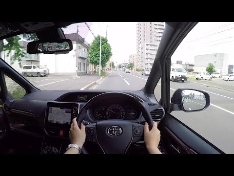 TOYOTA ESQUIRE 2017, 2.0L, 4WD. Тест-драйв по городу.