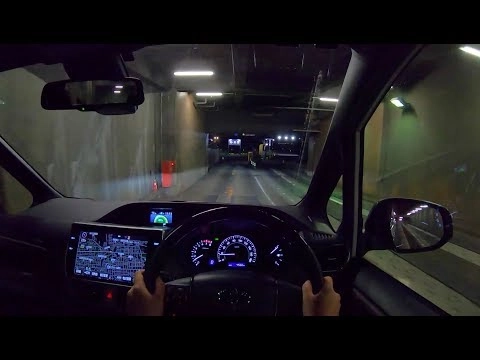 TOYOTA ESQUIRE 2018, Gi "Premium Package", 2.0L, 4WD. Тест-драйв по городу ночью.